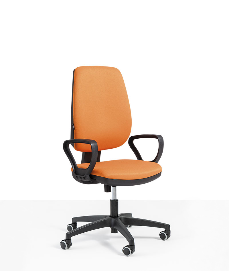 seduta orion orange alta operativa artigianale di design per ufficio vista2 trequarti moschella